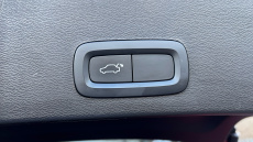 Volvo Xc40 2.0 B4P R DESIGN Pro 5dr Auto [7 speed] Petrol Estate